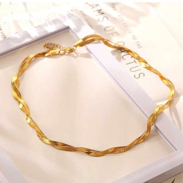 Camila Twist Necklace