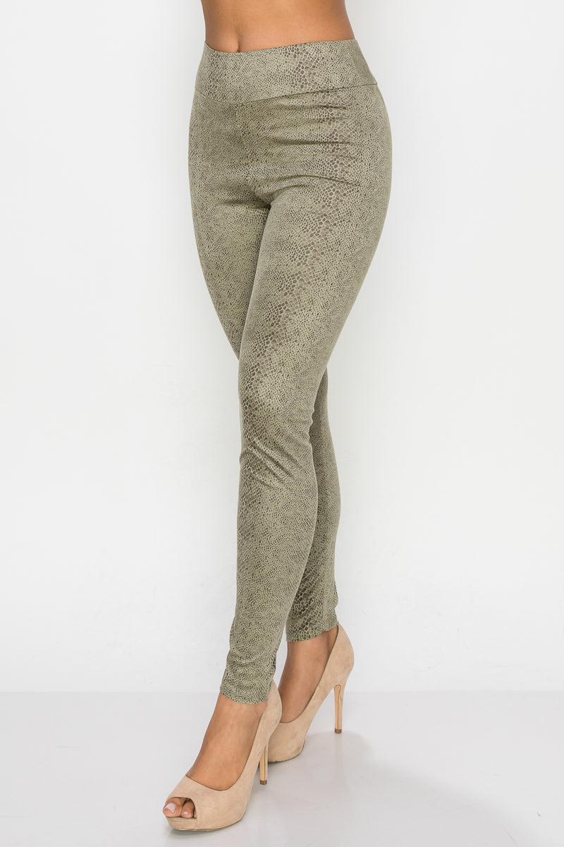 Slither Embossed Snake Print Set